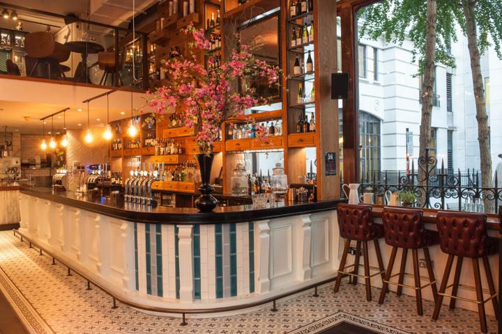 Young Professionals: After Work, Balls Brothers Austin Friars