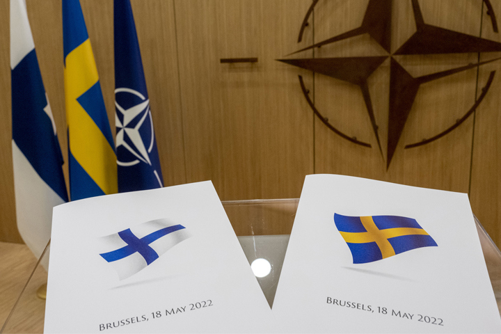 How did Sweden and Finland go from a clear ‘no’ to saying ‘yes’ to NATO?